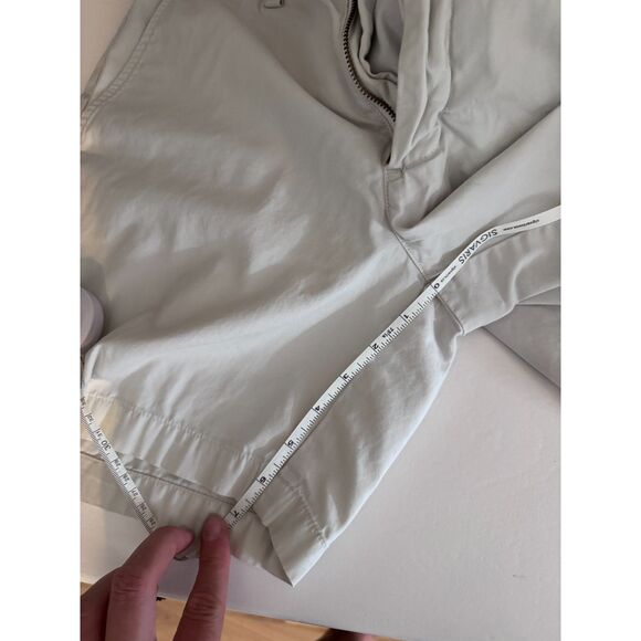 Vineyard Vines Breaker Shorts Khaki Size 30 7" inseam VGUC - Picture 4 of 4